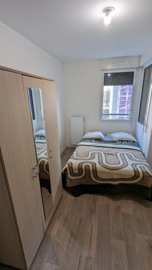 Chambre Dans Appartement Pres Du Roazhon Park Rennes Exterior photo